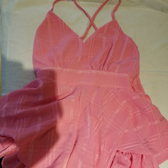 New light pink ruffle romper / baby pink romper - Picture 4 of 5